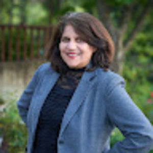 Meet your Posher, Cynthia